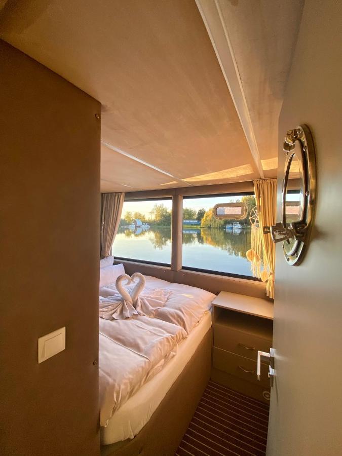 Lieblingsplatz Parey - Schwimmendes Hausboot Hotel Екстериор снимка